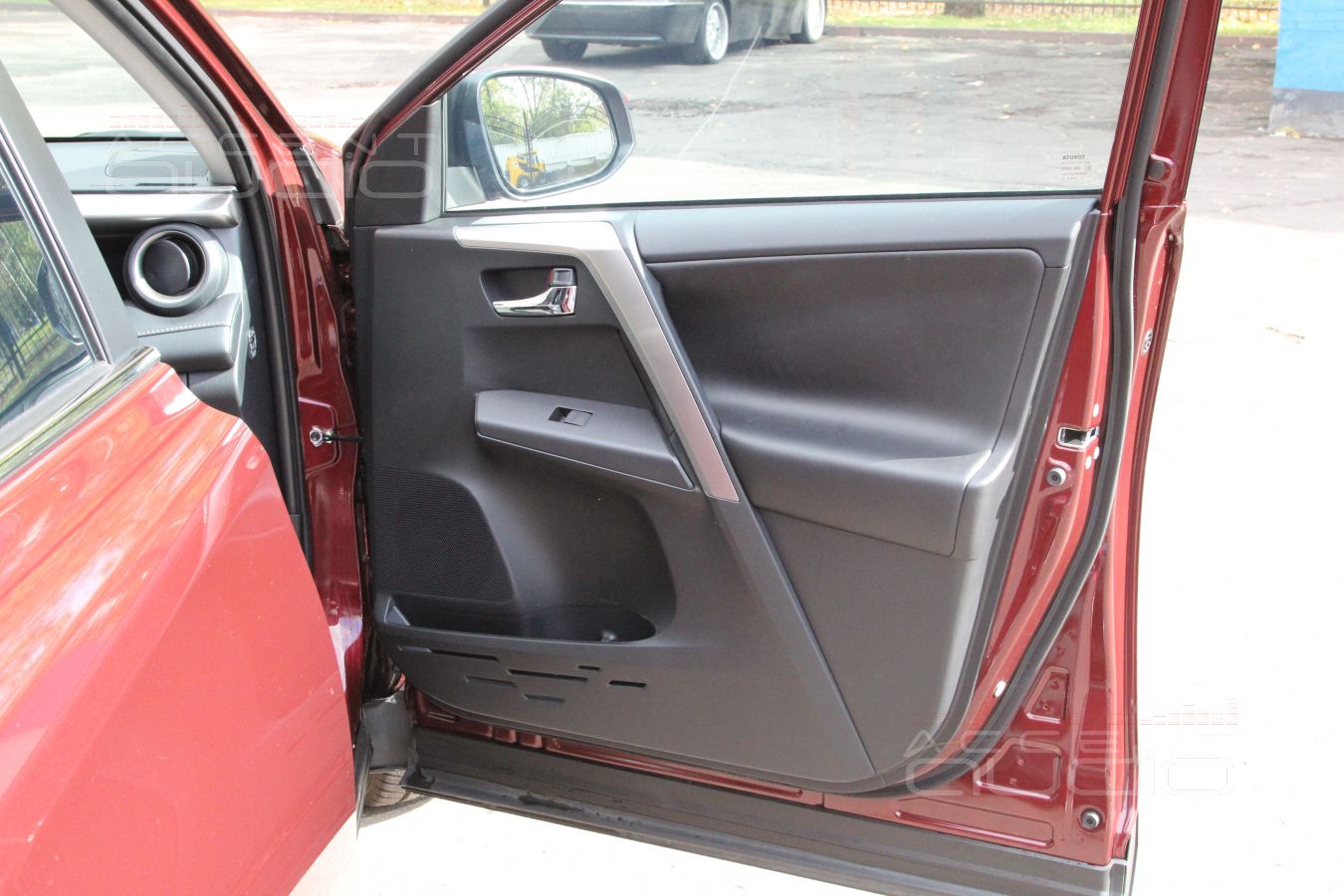 Выбор оборудования и наши решения по звуку для Toyota Rav4