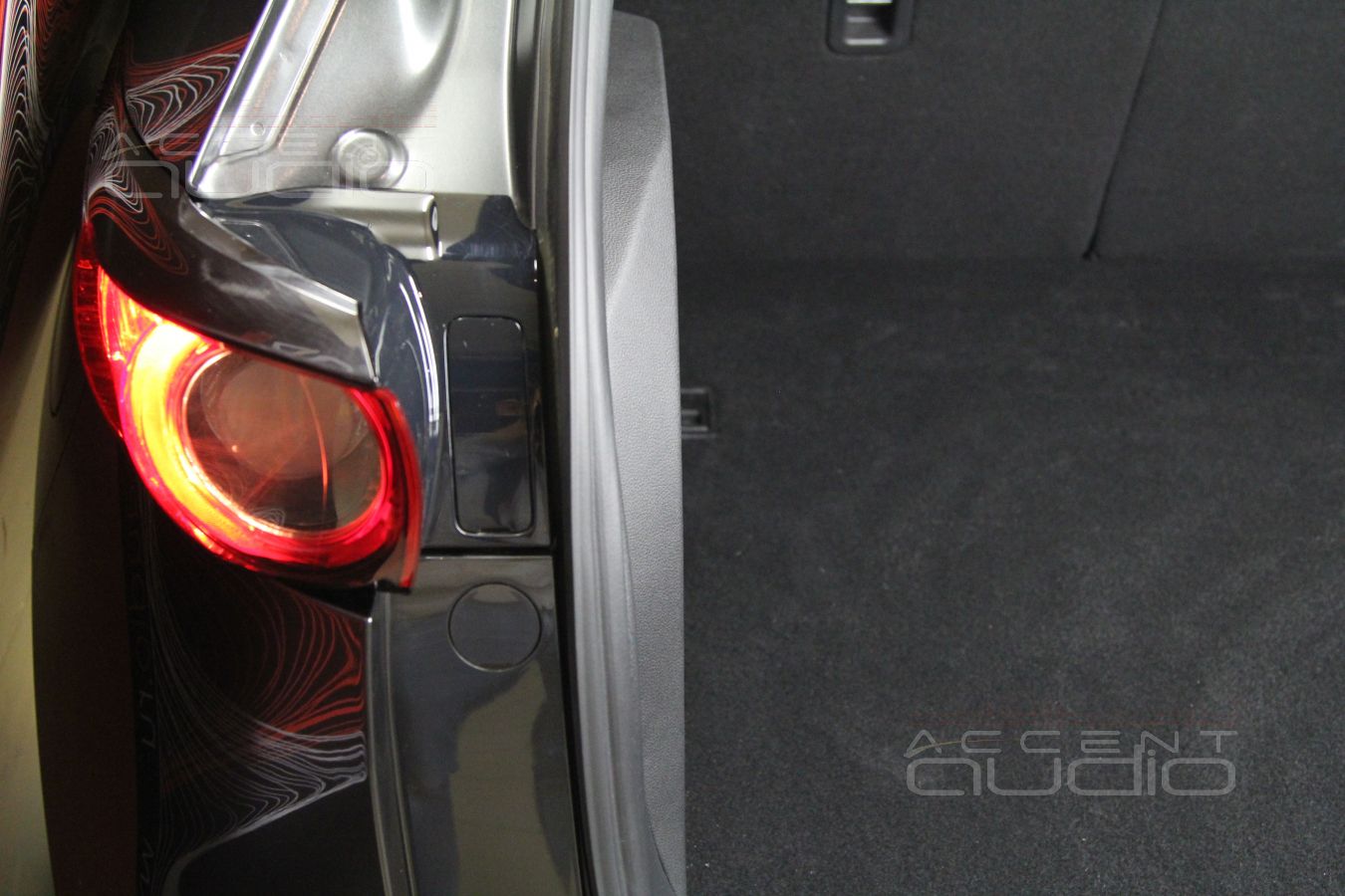 Сабвуфер-стелс – не искусство, а просто деталь автомобиля