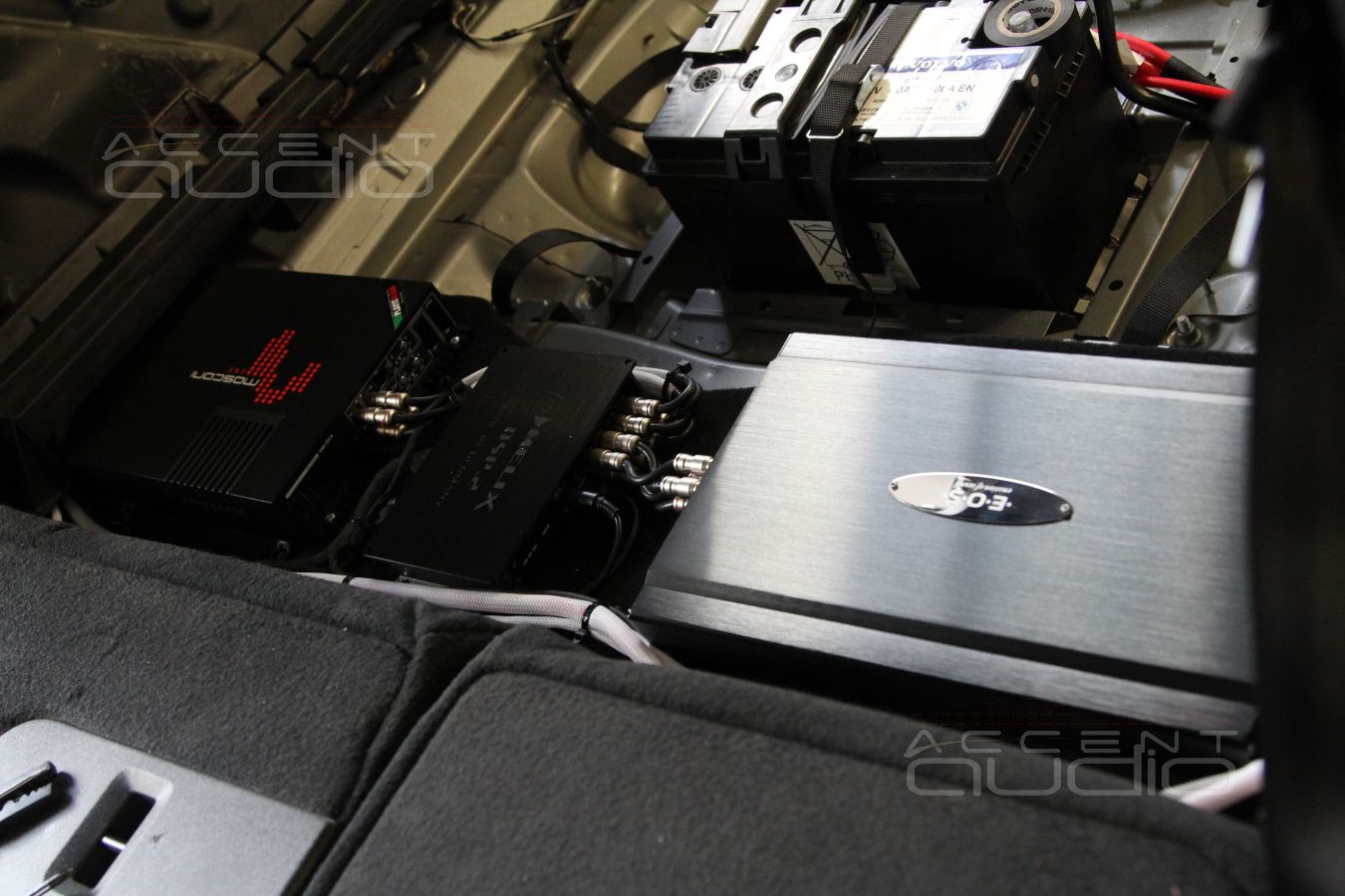 Установка аудиопроцессора Helix, усилителей E.O.S и Mosconi в Volvo XC 60