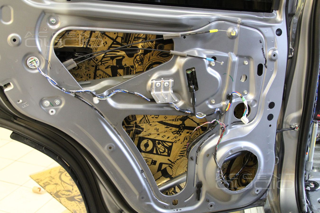 Про нанесение виброизоляции STPGold