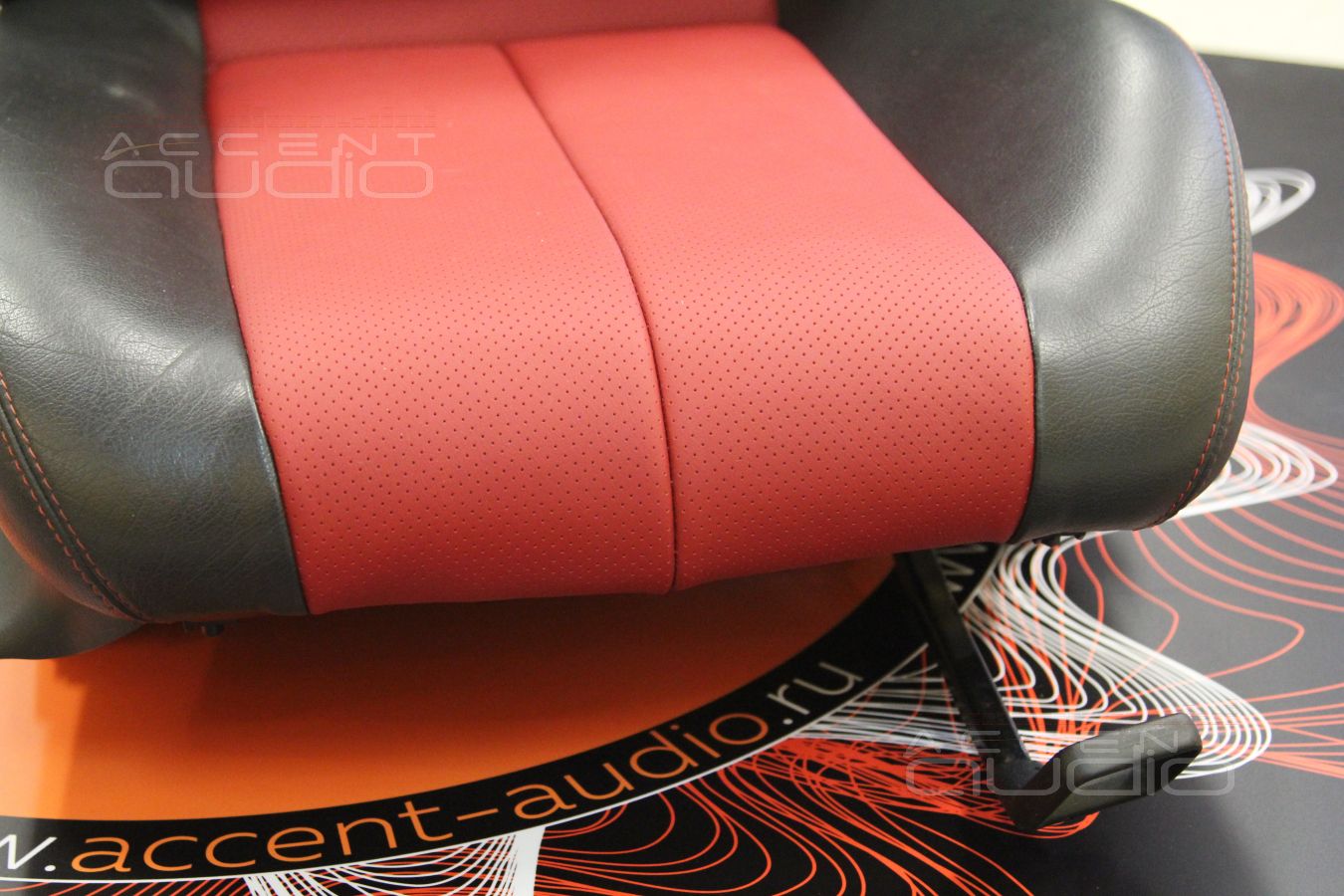 Mercedes-Benz ремонтируем, перешиваем, красим сидения и детали интерьера