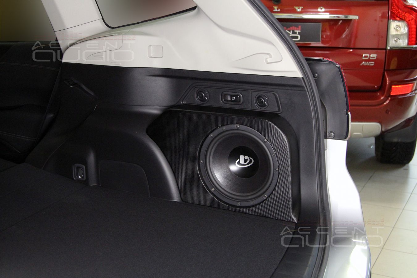 Сабвуфер-стелс с динамиком Dego для Subaru Forester