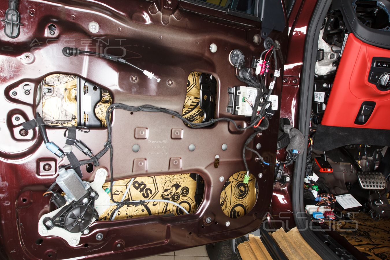 Аудиоподготовка дверей и штатный монтаж мидбасовых динамиков Brax ML6P