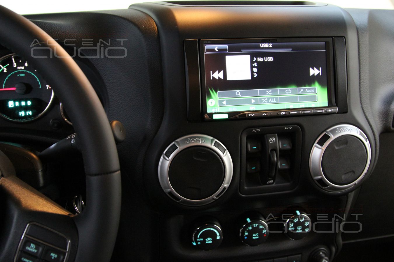 Мультимедиа Alpine X8 и новая аудиосистема на компонентах Morel