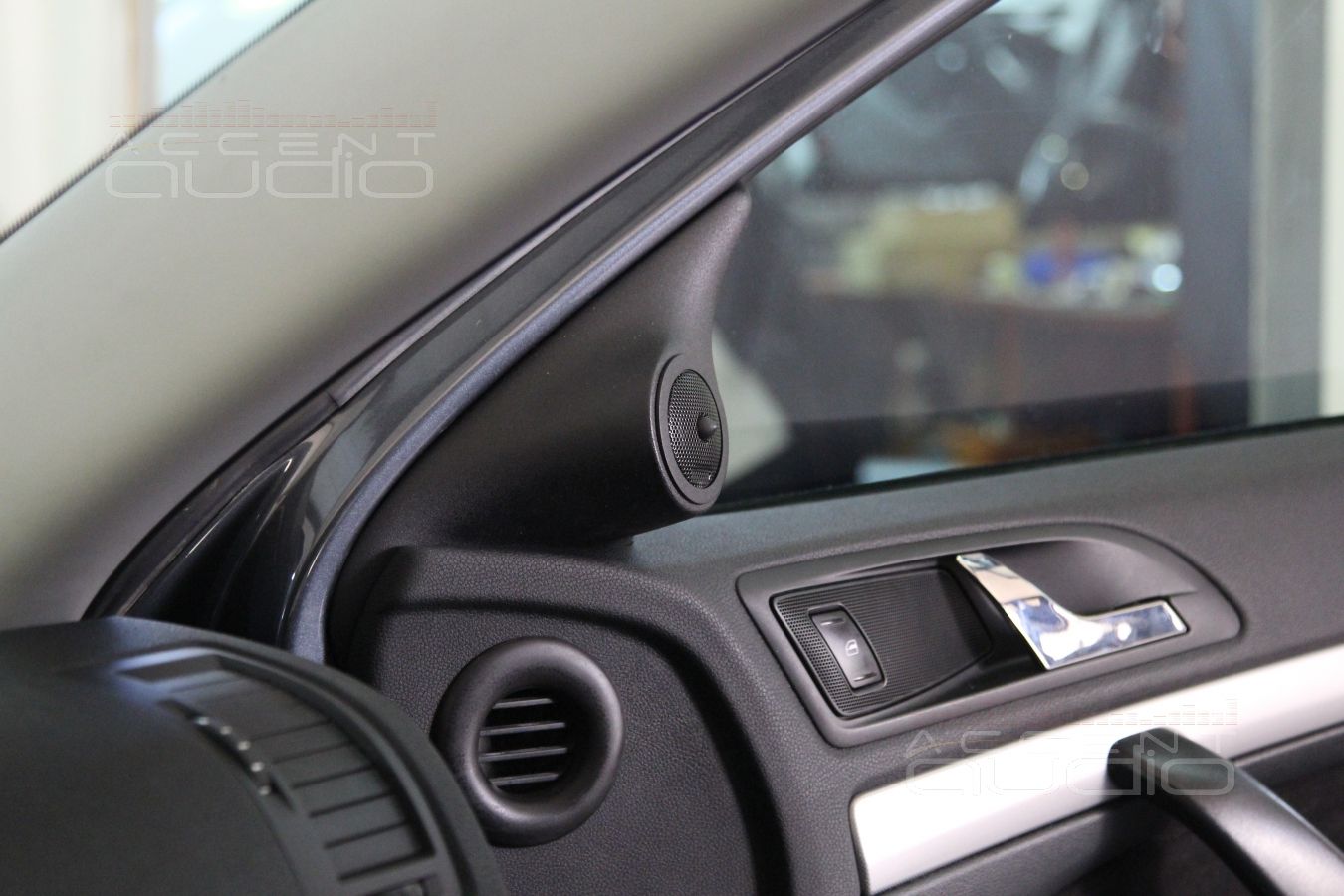 Подиумы под твитеры E.O.S PL-XT в Skoda Octavia 5