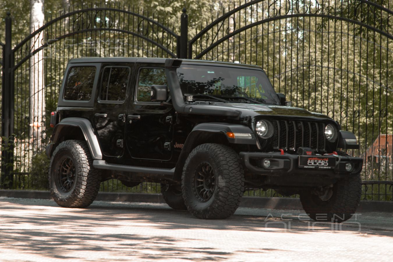 Особенности звука Alpine в Jeep Wrangler Rubicon 2024