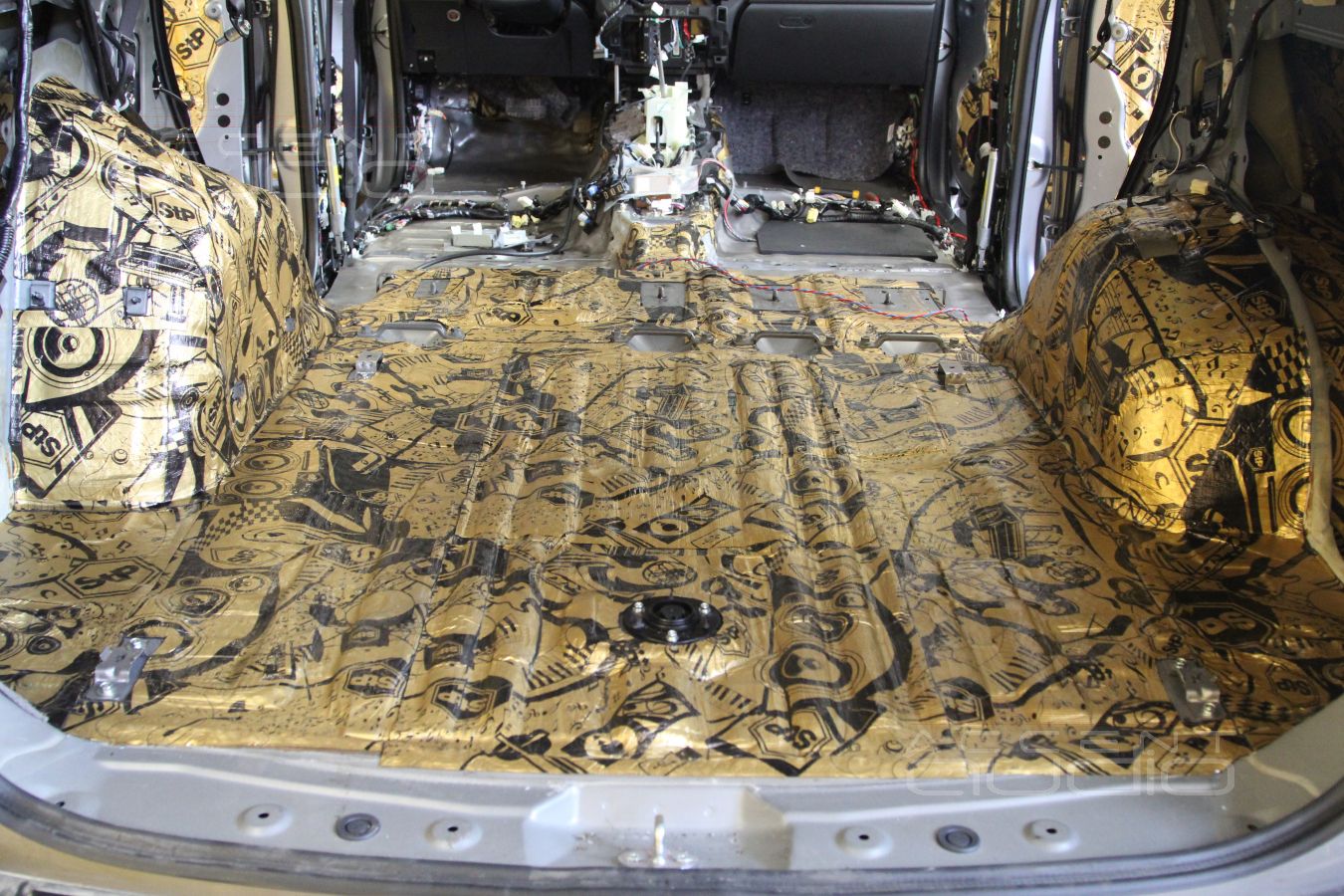 Про нанесение виброизоляции STPGold