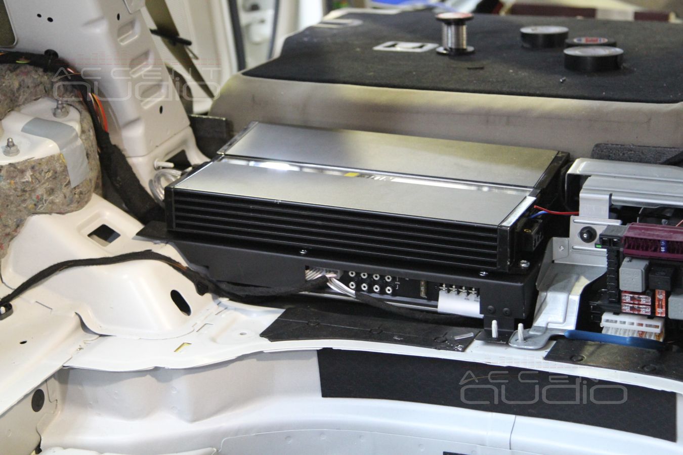 Mercedes GLK и Цифровой процессор JBL ms-8: новое решение