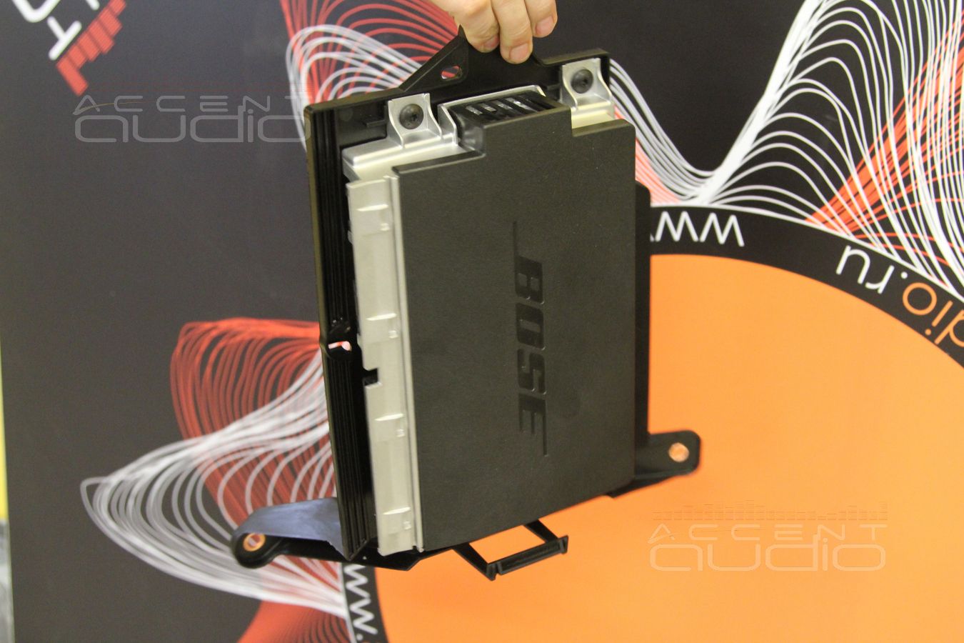 Штатное звучание Bose