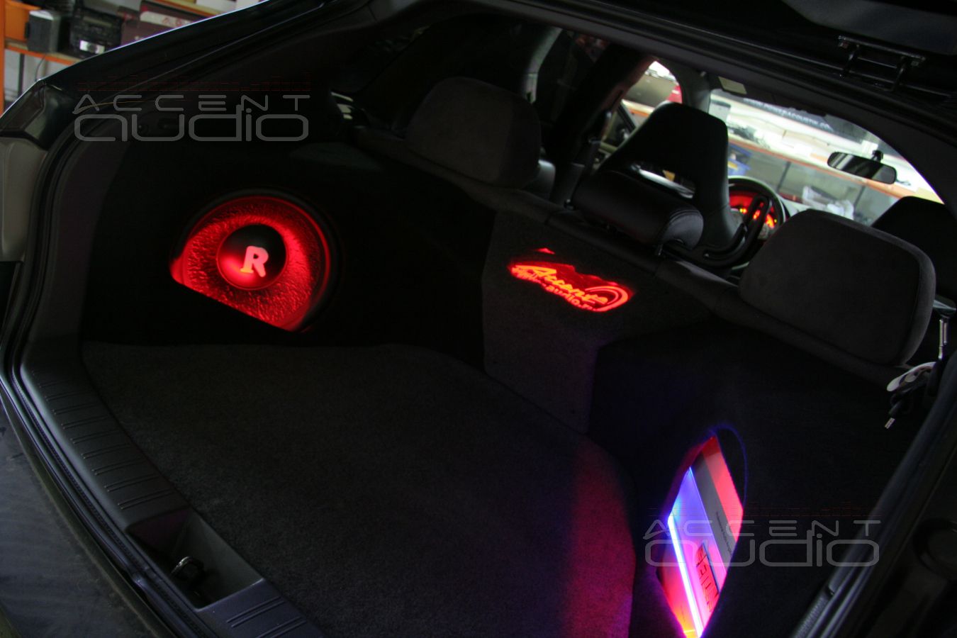 Subaru WRX STI: займите весь багажник пожалуйста !