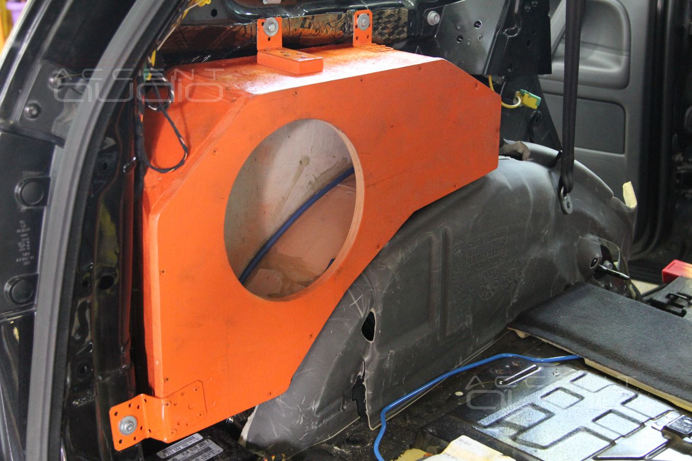 Touareg Update: Black Edition - очередная работа на машине с черным салоном