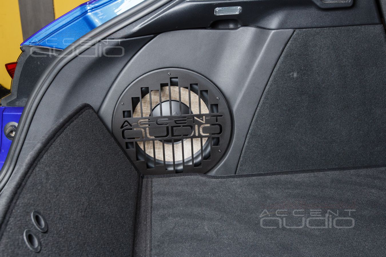 Сабвуфер-стелс для Porsche Macan со вторым полом