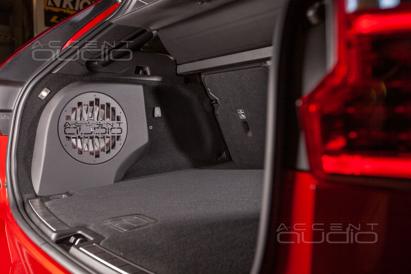 Сабвуфер-стелс для Volvo XC60 – единственно верное решение !