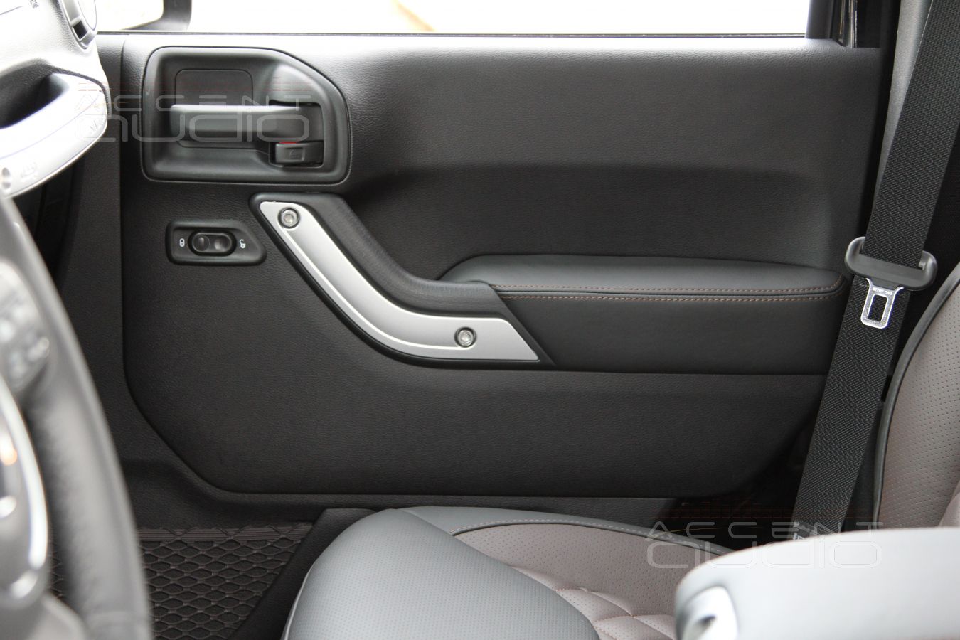 Эксклюзивный кожаный салон Jeep Wrangler