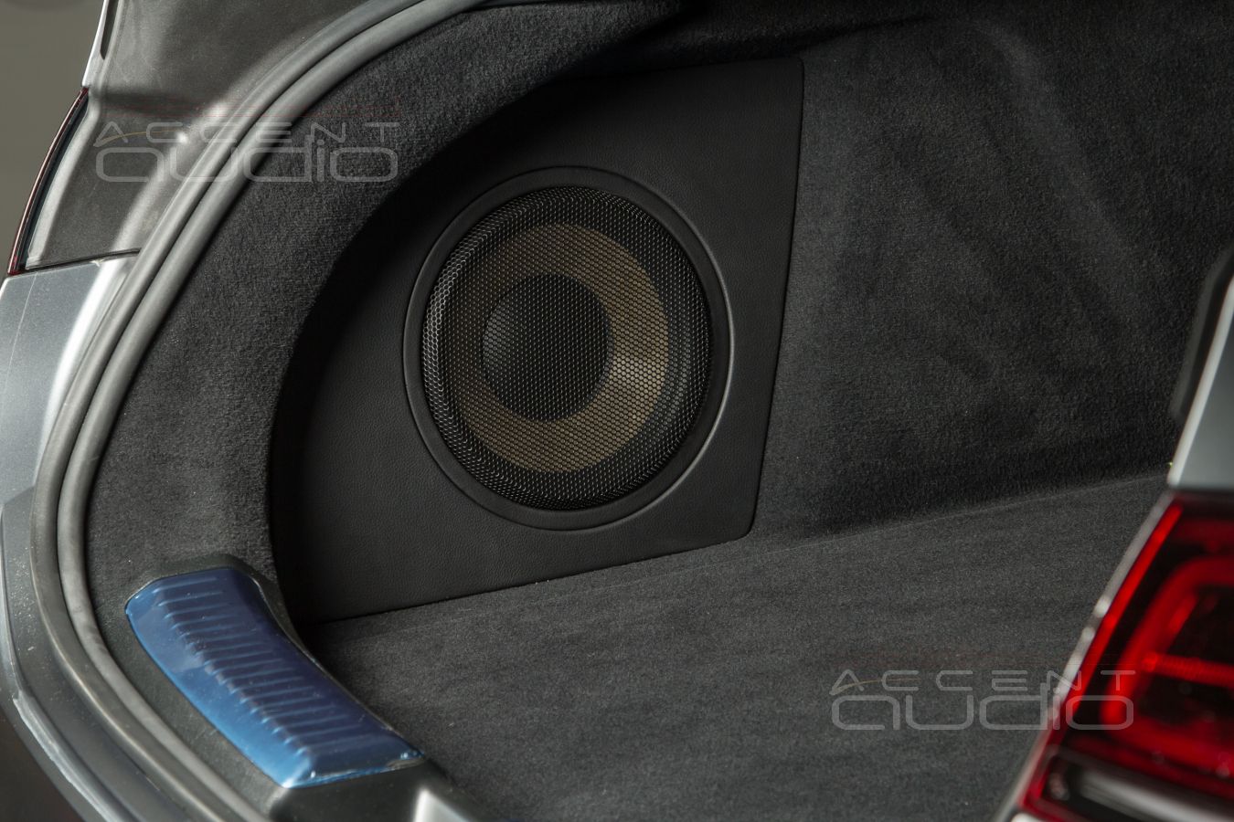 2023 Update: другой сабвуфер, но в том же стиле для Mercedes GLE Coupe