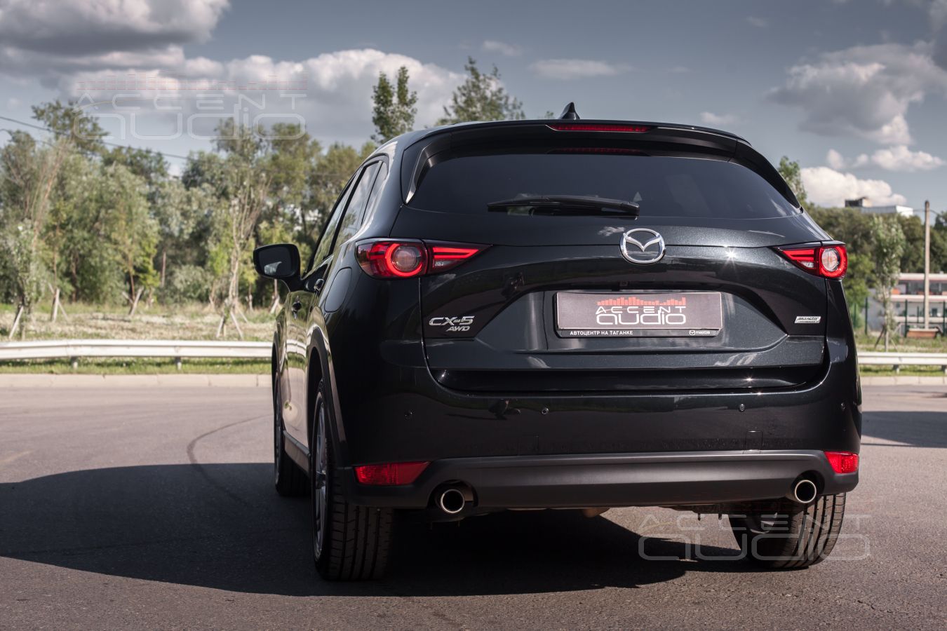 Звук для звукорежиссера в Mazda CX-5 - Очень аккуратно стойки получились. И воздуховоды сохранили - 