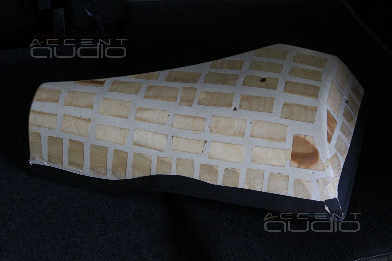 Сабвуфер-стелс для Skoda Yeti