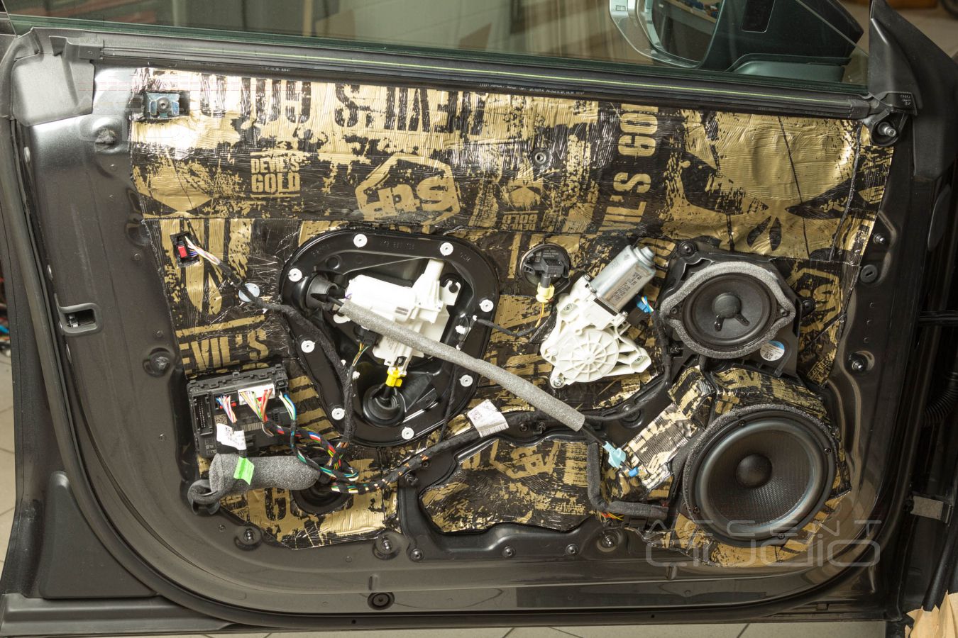 Играющие двери Audi A7 – реально и без сложностей