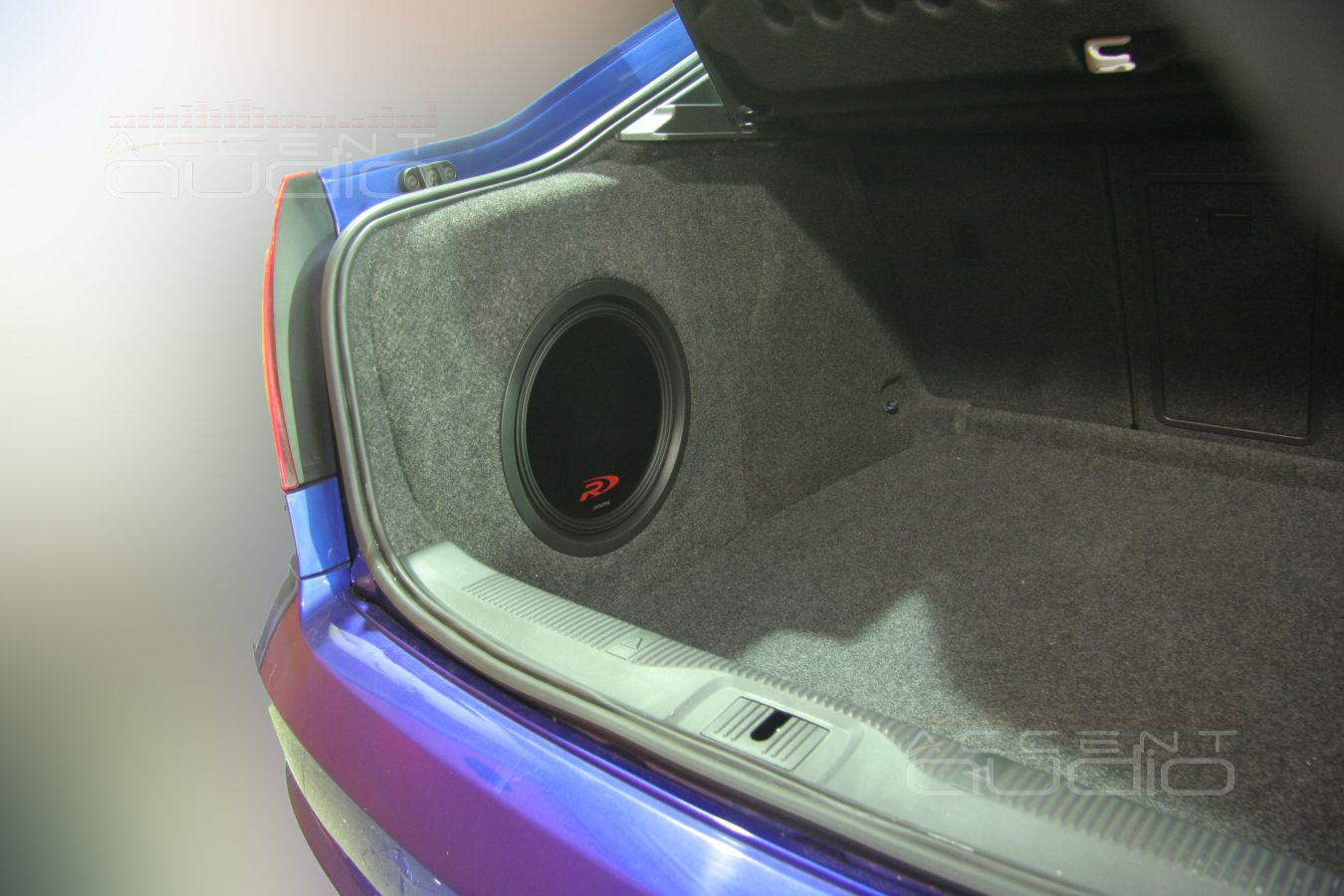 Установка сабвуфера в Skoda Octavia RS