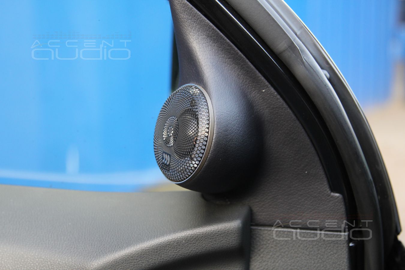 Установка акустики в Nissan X-Trail