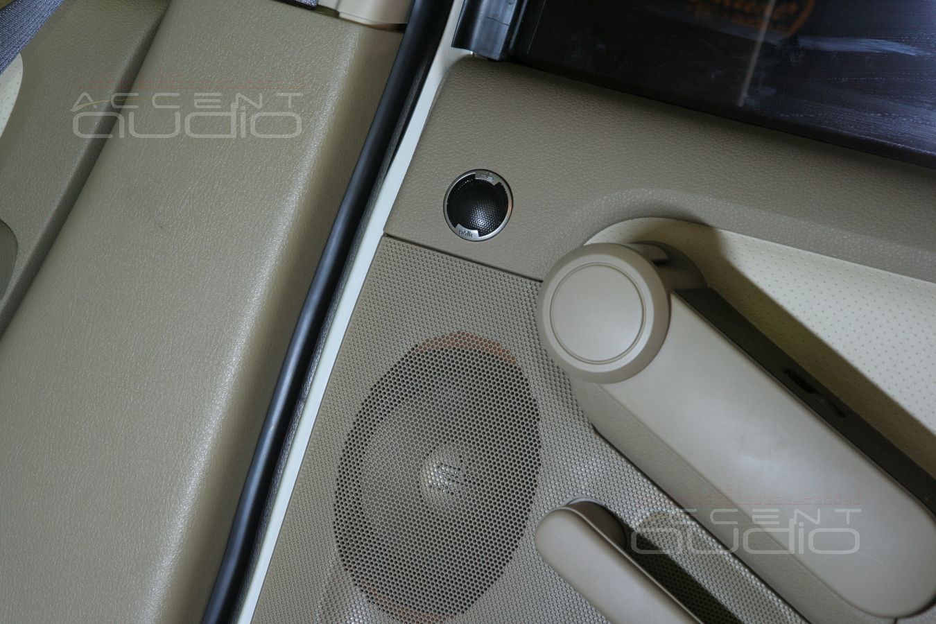 Установка акустики в стиле Ford Explorer