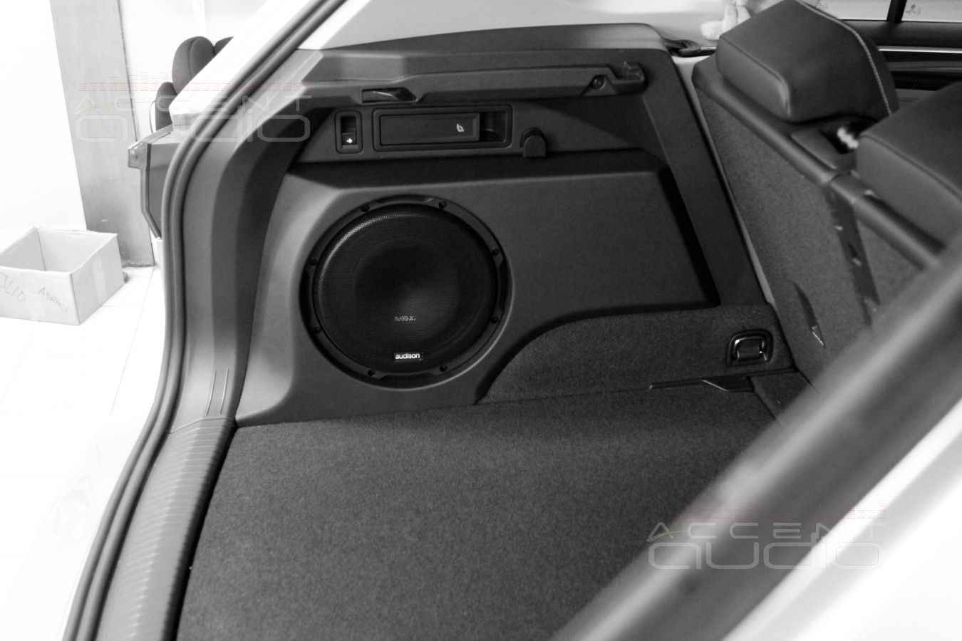 Сабвуфер-стелс – главный бас-гитарист ?