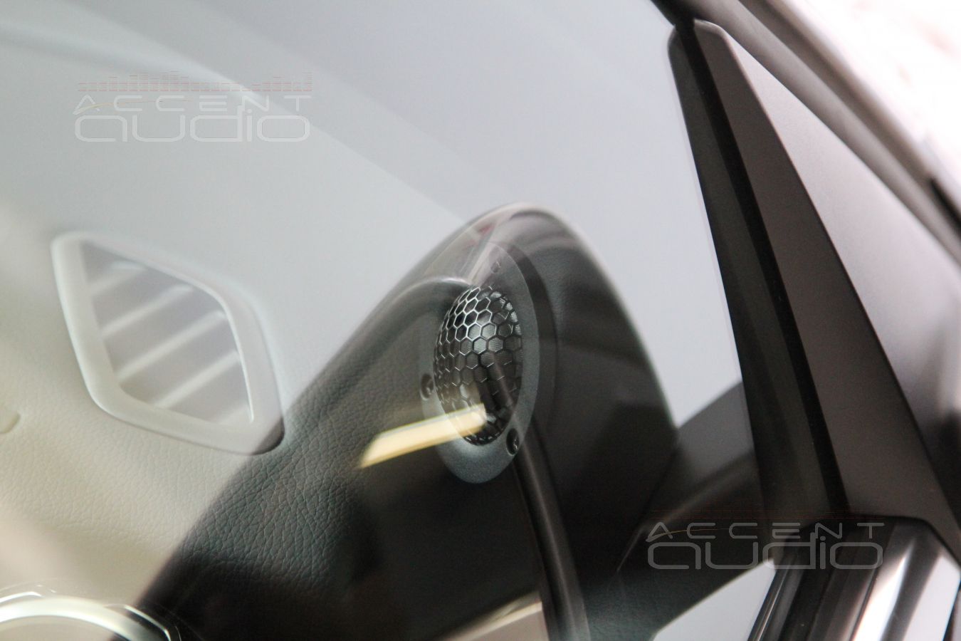 Подиумы под твитеры ScanSpeak D3004/602000