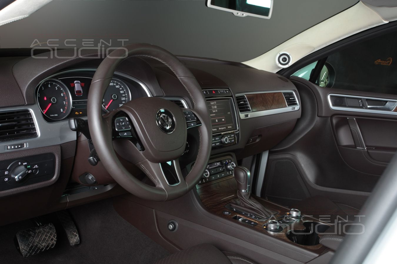 Среднечастотные твитеры Bewith A-50 в Volkswagen Touareg NF