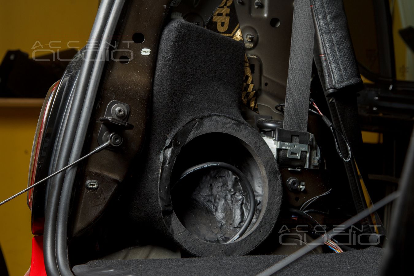 Лучший сабвуфер для Smart Fortwo