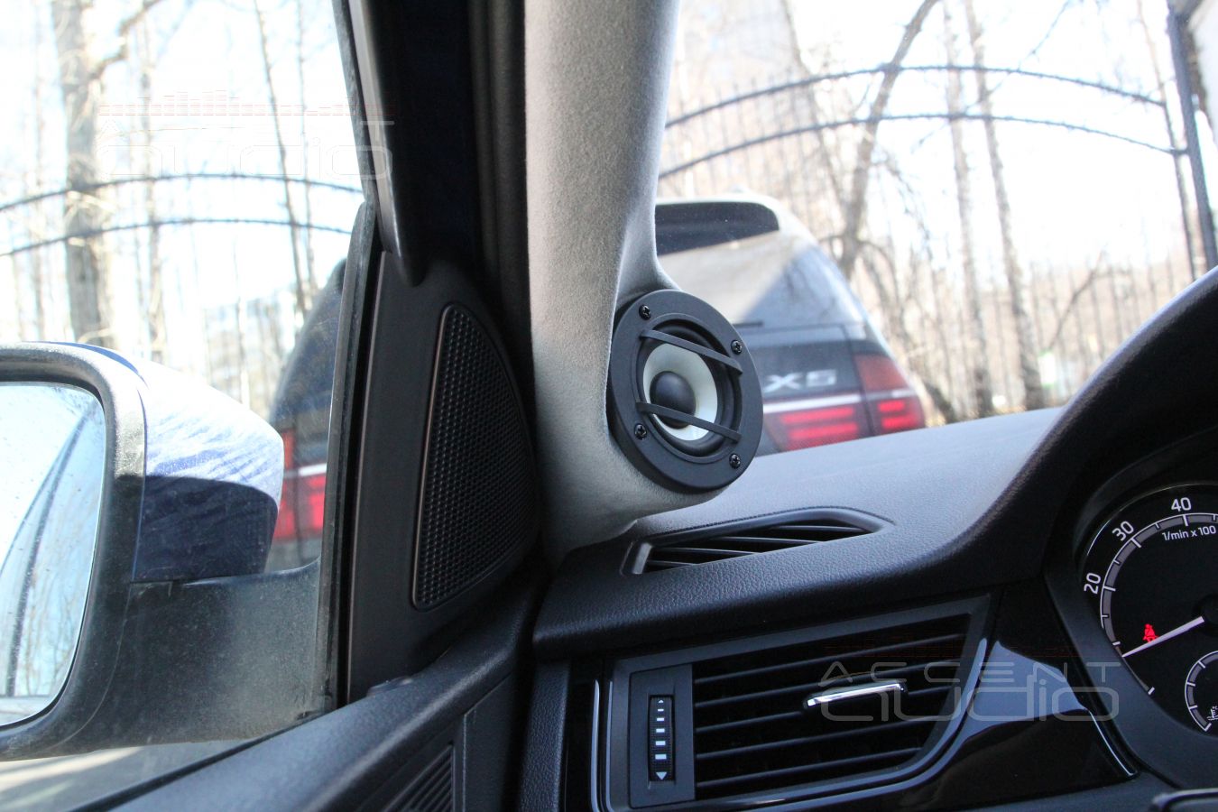 Подиумы под Bewith Reference R 50. Установка СЧ-ВЧ излучателей