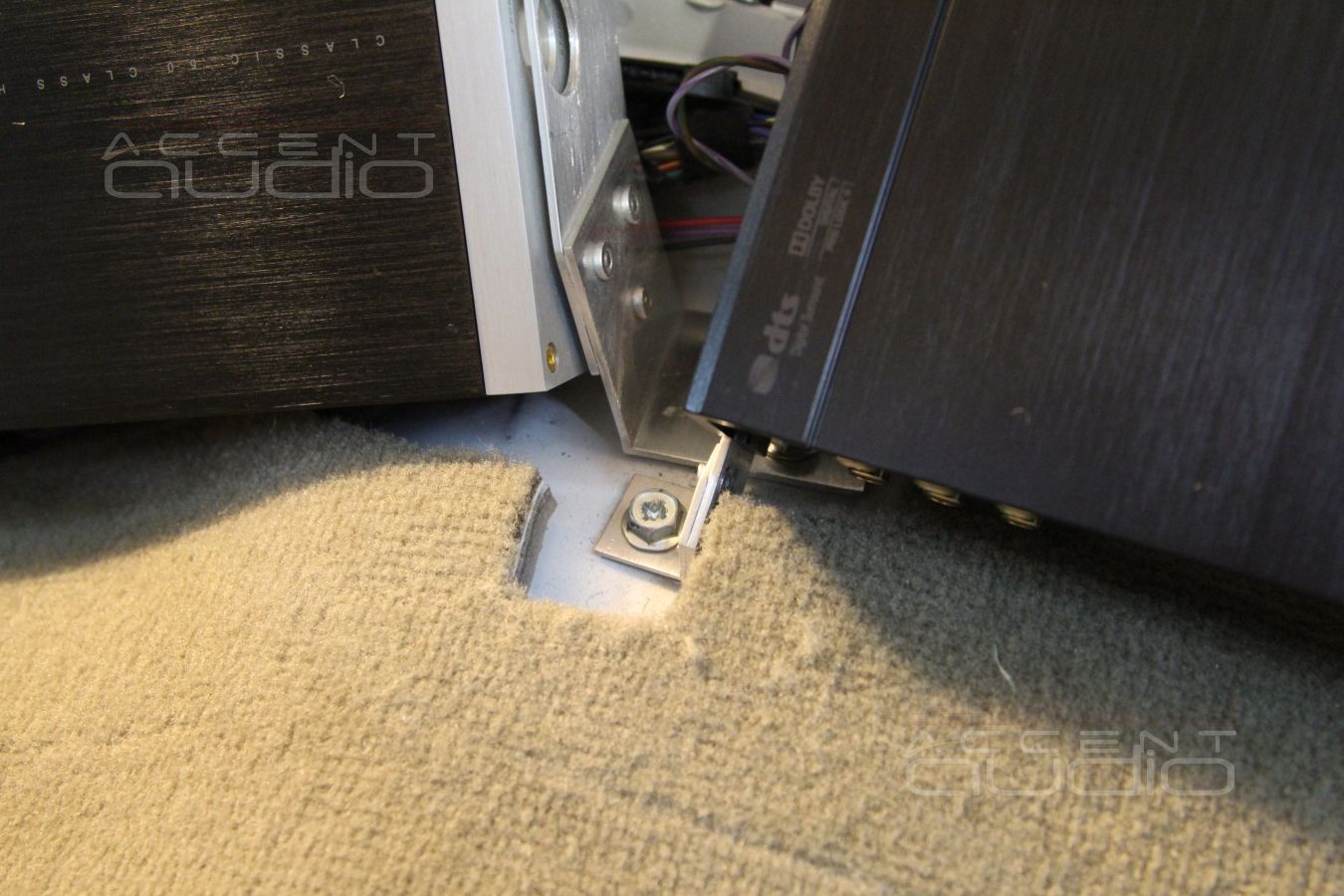 Установка усилителей E.O.S в Range Rover Discovery