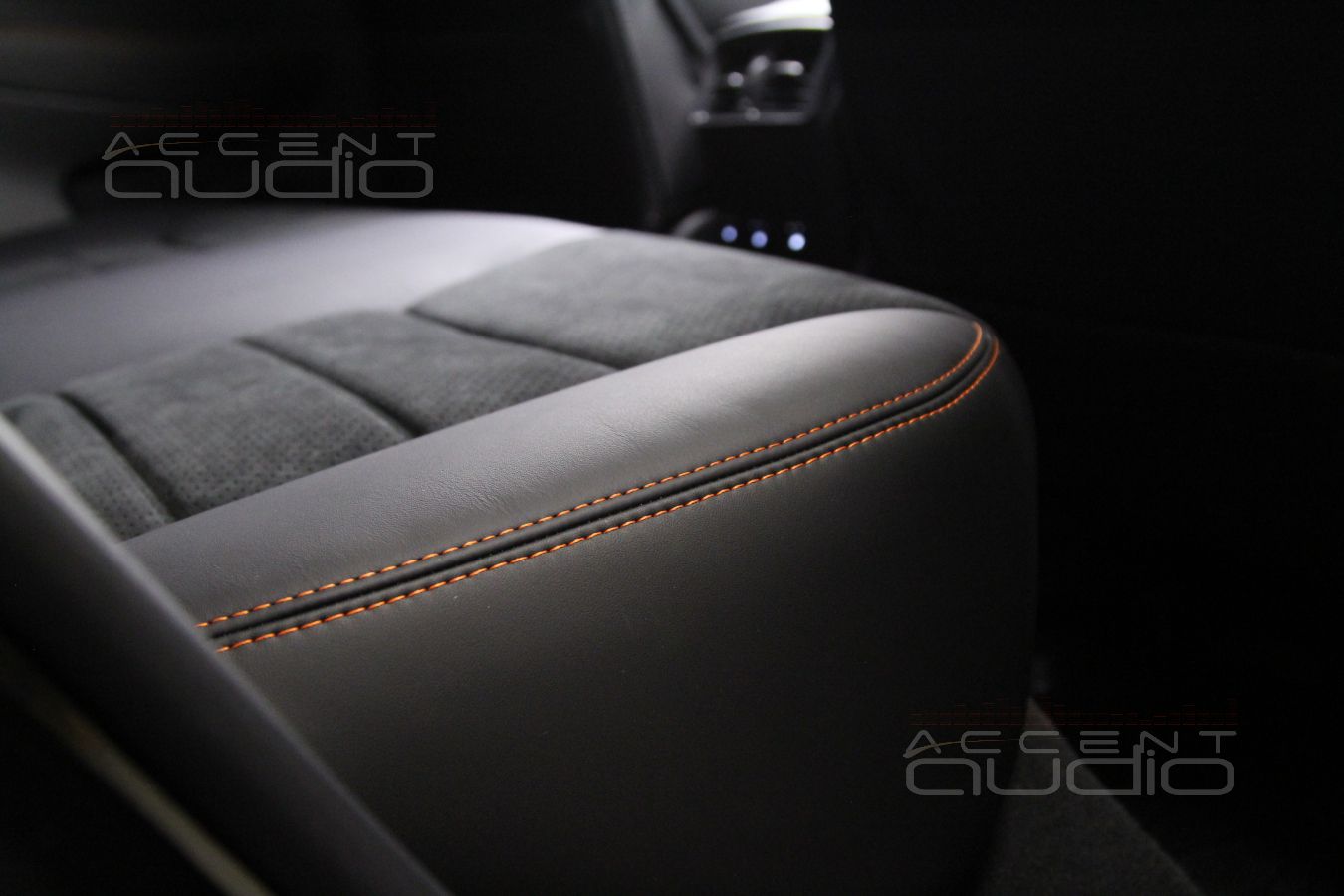 Перетяжка и подогрев задних сидений