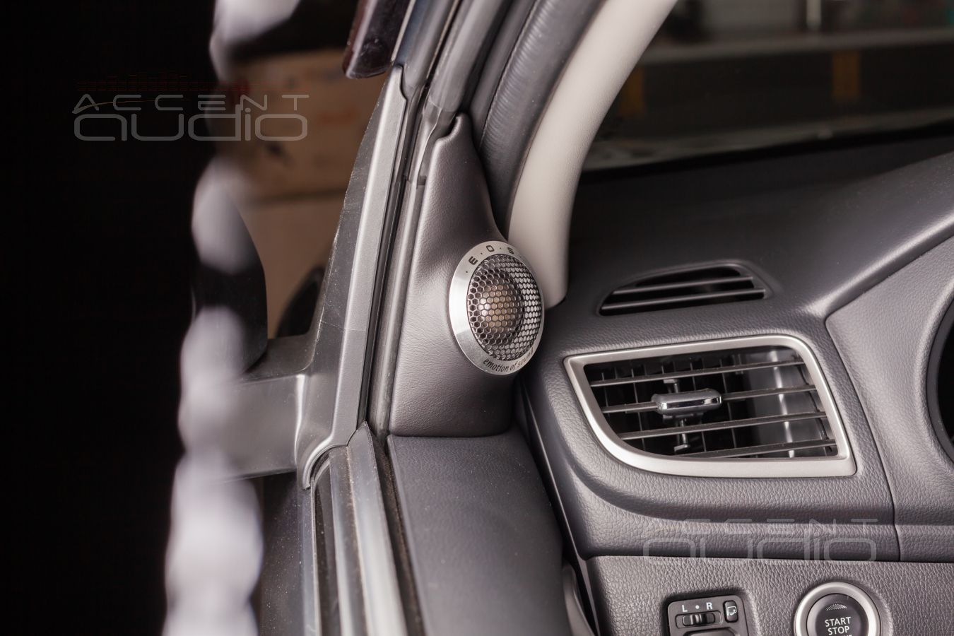 Подиумы под твитеры E.O.S вместо штатной пародии