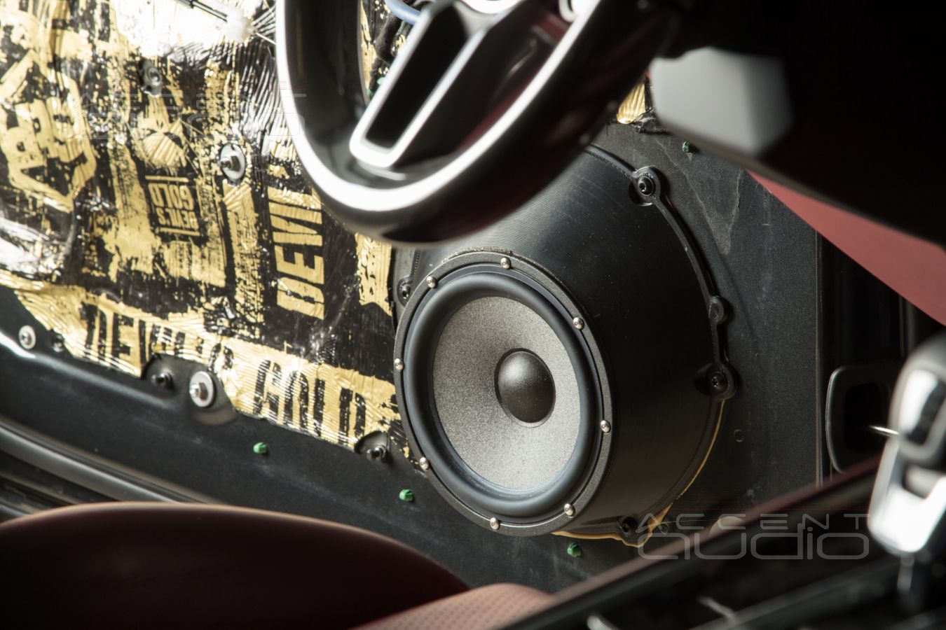 Установка мидбасовых Brax GL6 и аудиоподготовка дверей Porsche Panamera