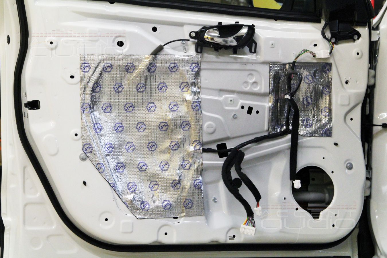 Установка акустики Focal 