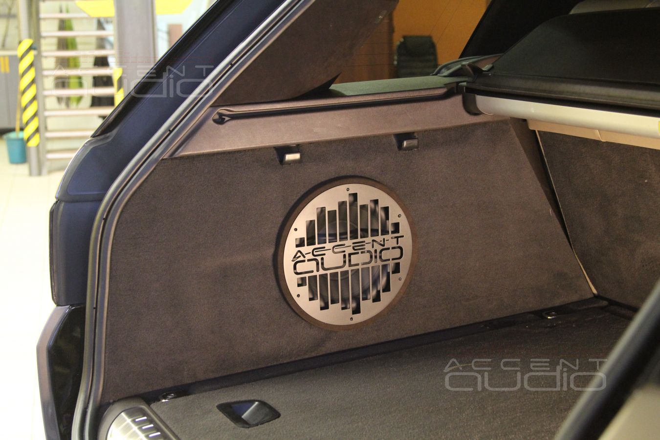 Сабвуфер Peerless XXLS-P835016 и его интеграция в RangeRover Sport