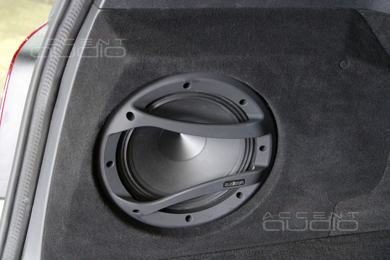 Сабвуфер CDTAudio QES 1020 в Mercedes GLK