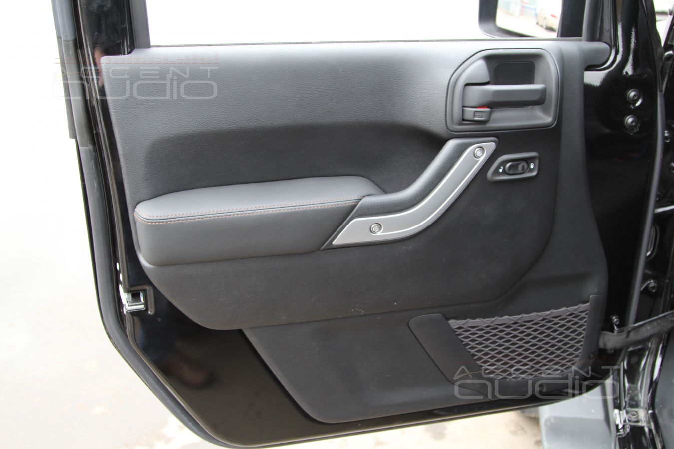 Эксклюзивный кожаный салон Jeep Wrangler