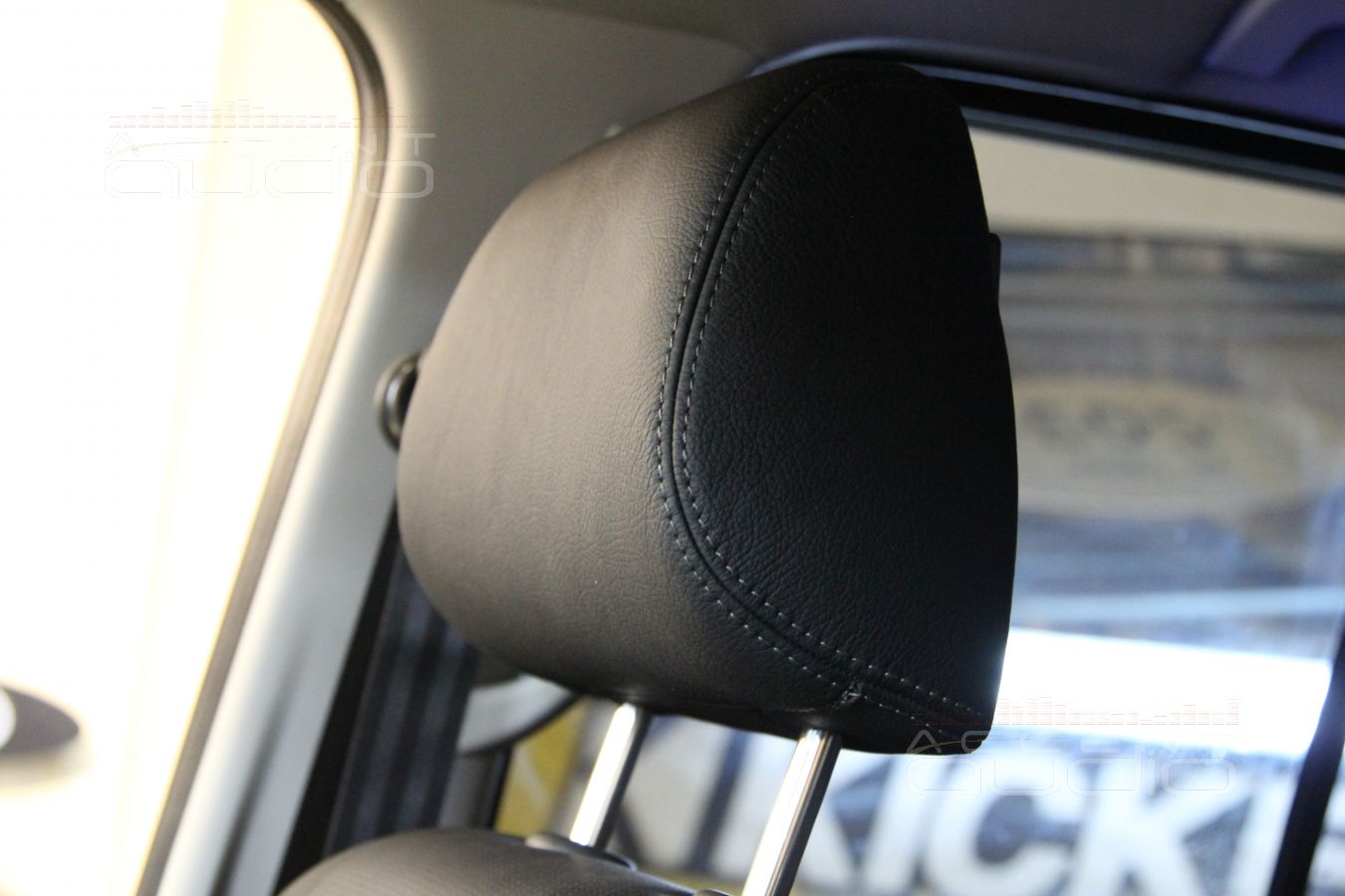 Volkswagen Amarok - доводим до ума: мультимедиа, пошив салона