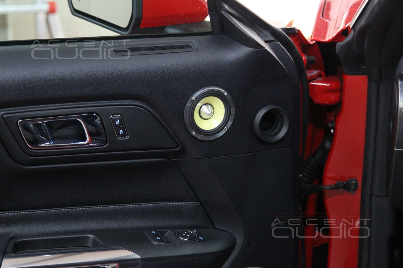 Установка новой акустики в Ford Mustang 2016