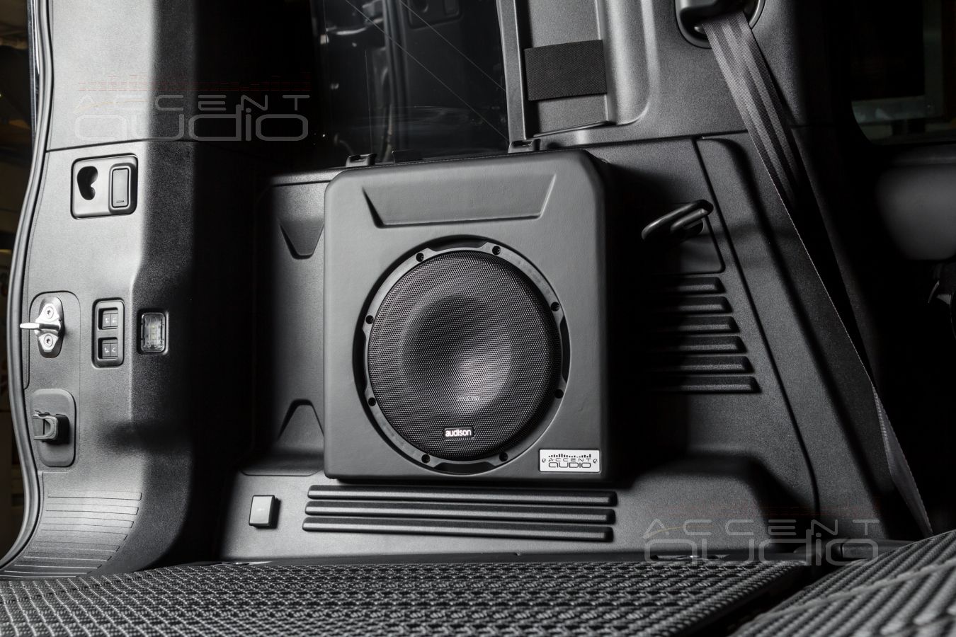 Сабвуфер в стиле Defender – полная интеграция и максимальная эффективность