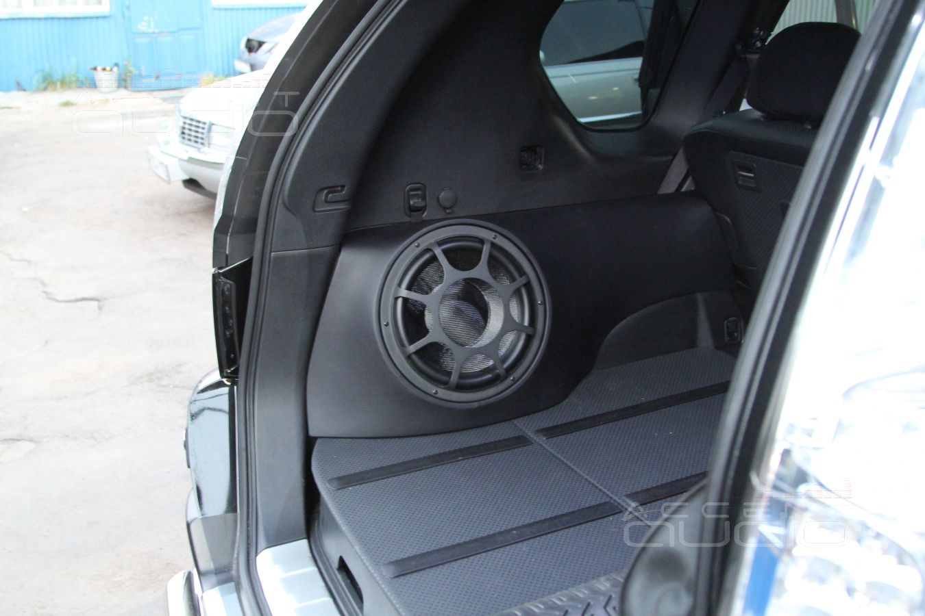 Видимые элементы: установка компонентов системы в Nissan X-Trail