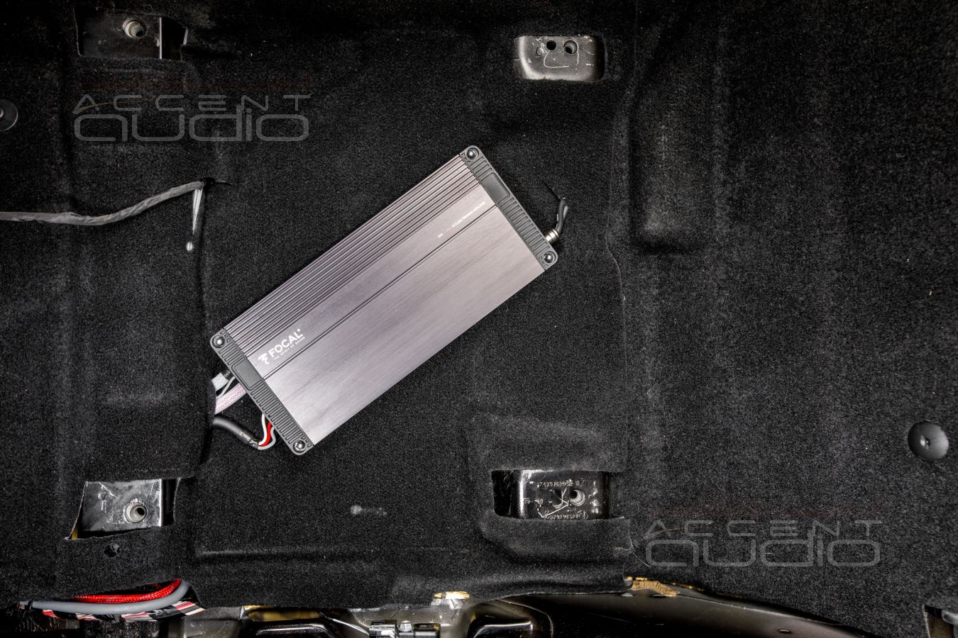 Установка усилителей Helix и Focal в Smart Fortwo 