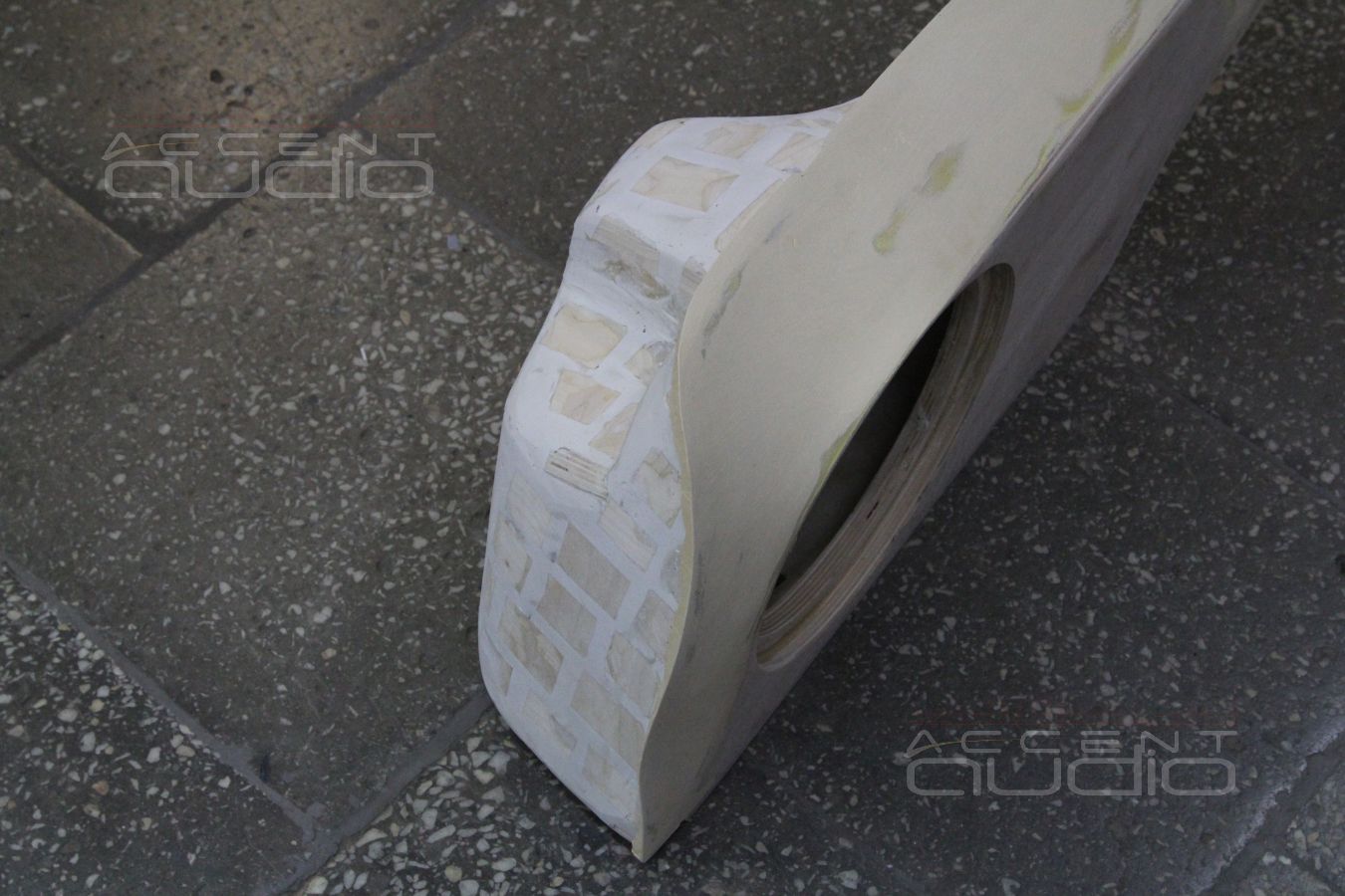 Встроенный сабвуфер стелс с Nissan X-Trail