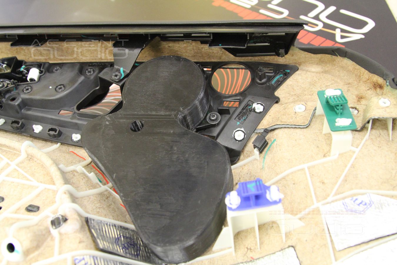 Подготовка объемов для установки излучателей Brax Matrix ML3 в Volvo XC60