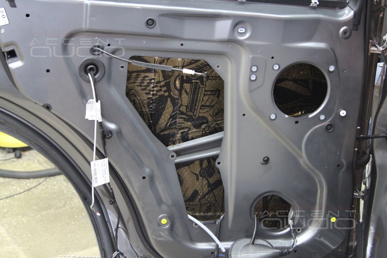 Установка акустики Focal Performance в Range Rover Discovery