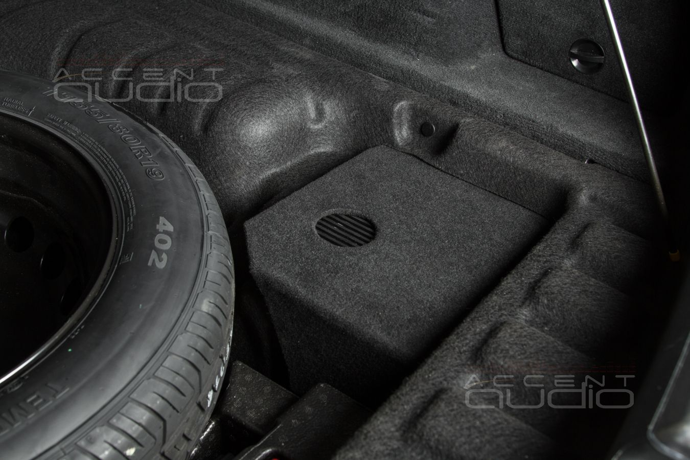 Скрытый монтаж усилителей Helix и Mosconi в Mercedes-Benz GLE Coupe AMG 53