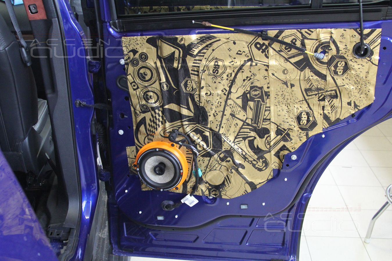Аудиоподготовка дверей Ford Explorer и установка акустики Focal