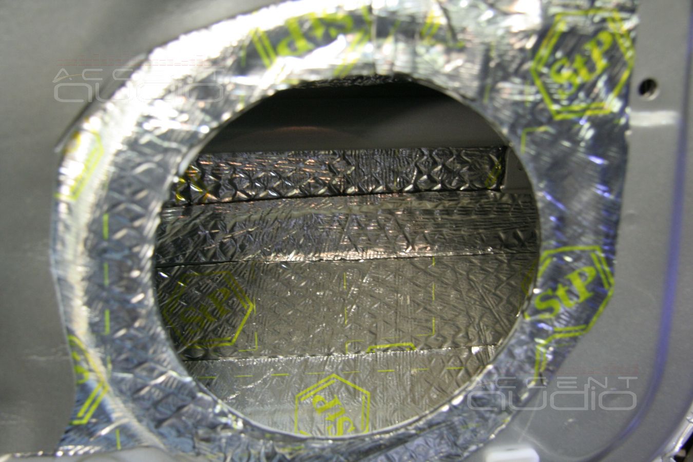 Установка акустики в SsangYong Rexton