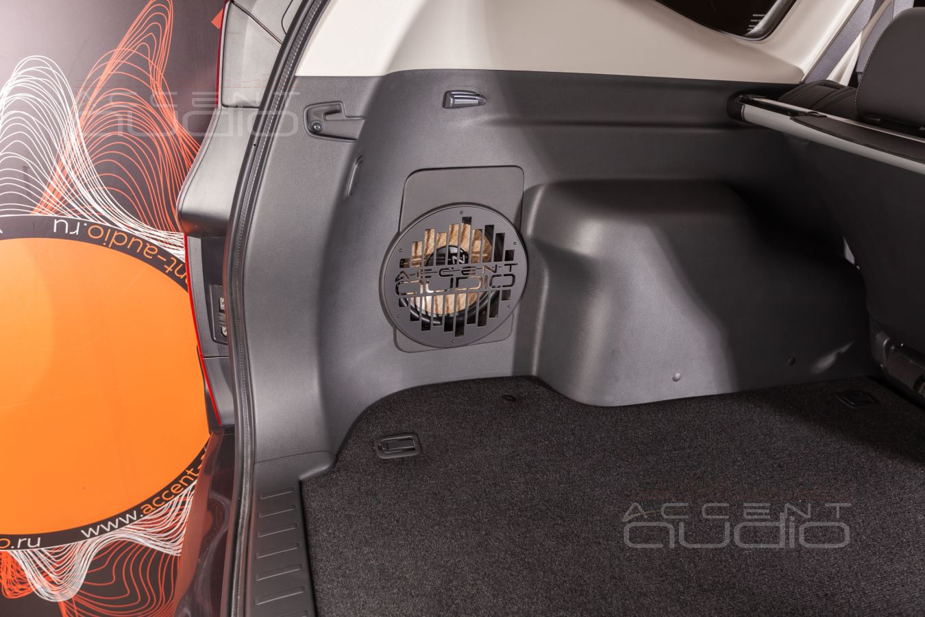 Новая форма для нового Mitsubishi Pajero Sport: интеграция сабвуфера Focal